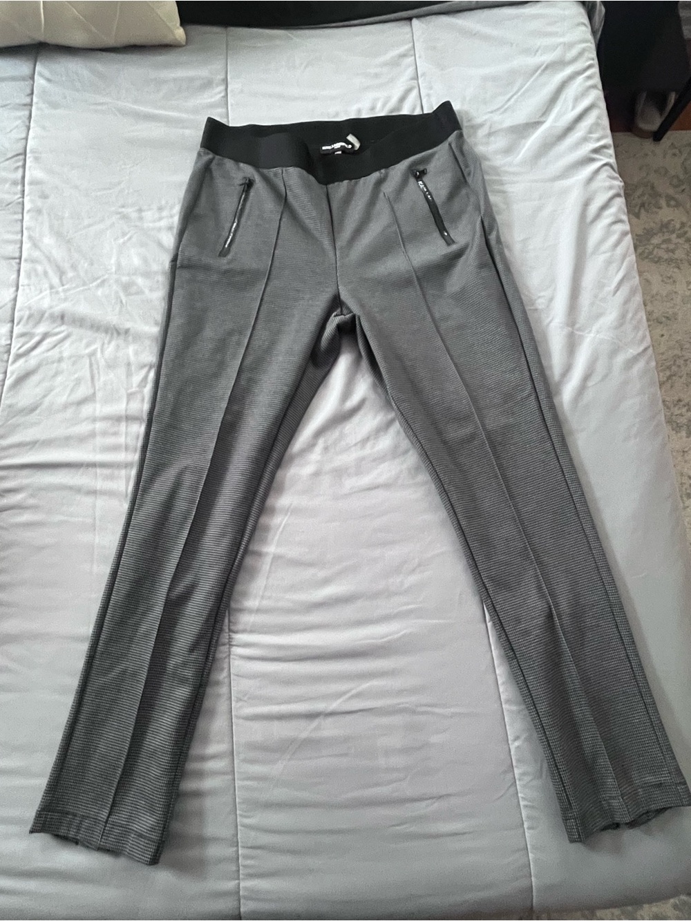 Karl Lagerfeld Paris Houndstooth Pull-on Pants